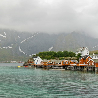 Sakrisøy in the fog